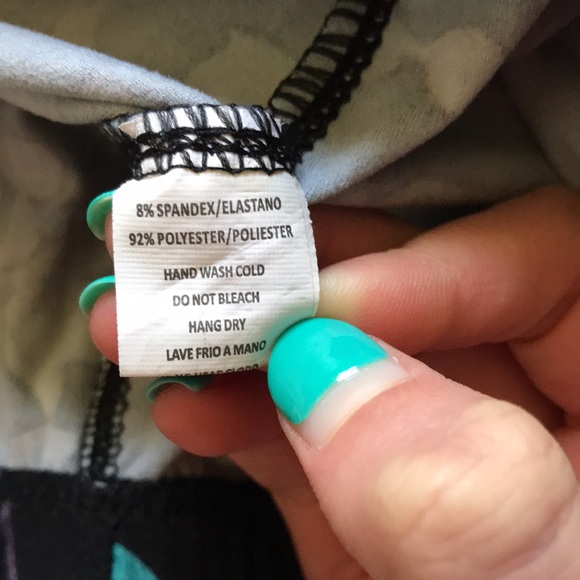 Leaf Patterned Leggings - Picture 6 of 7